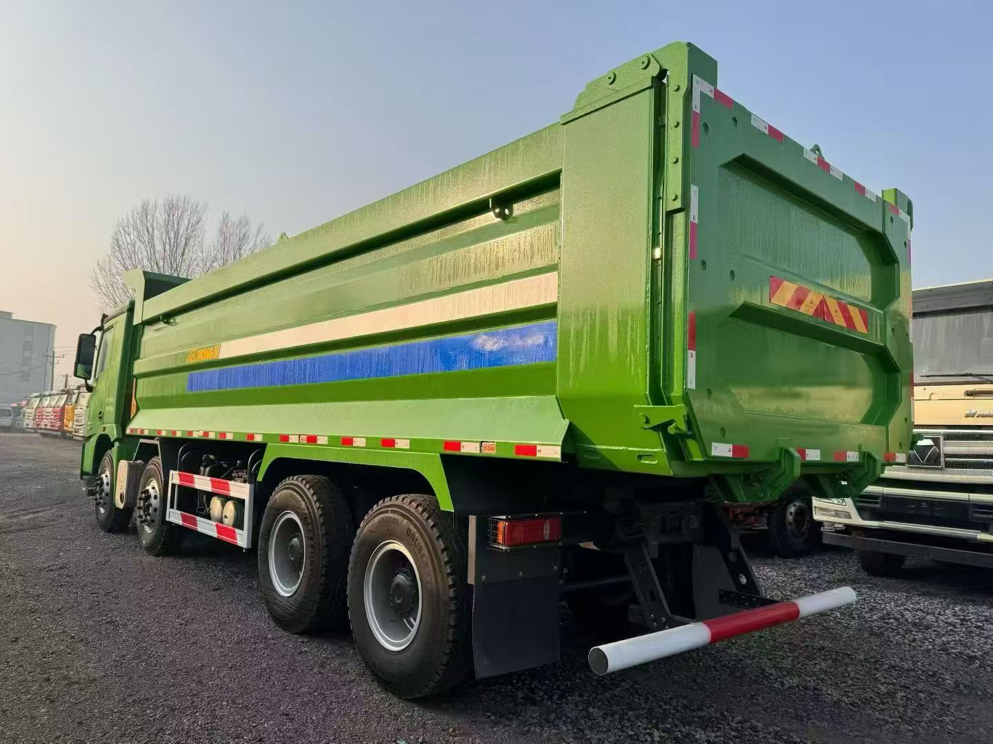 XCMG Hanvan G7 Stock Dump Truck 7.6m U-shape Cargo Box Weichai 430HP For Mine Muck Transport