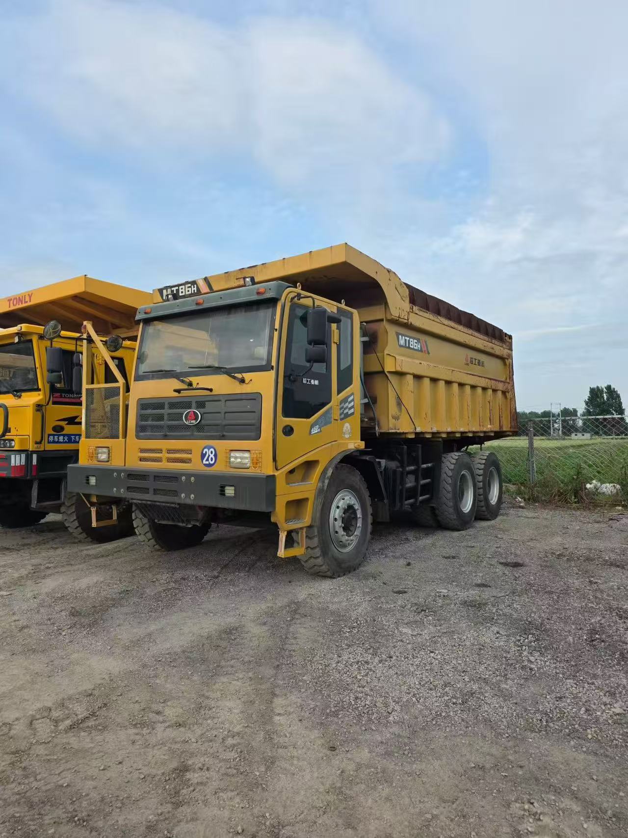 Used Front Top Mining Truck Depokal Cylinder 20mm Thick Floor Anti-sticky Heating System For Cold Mining Area