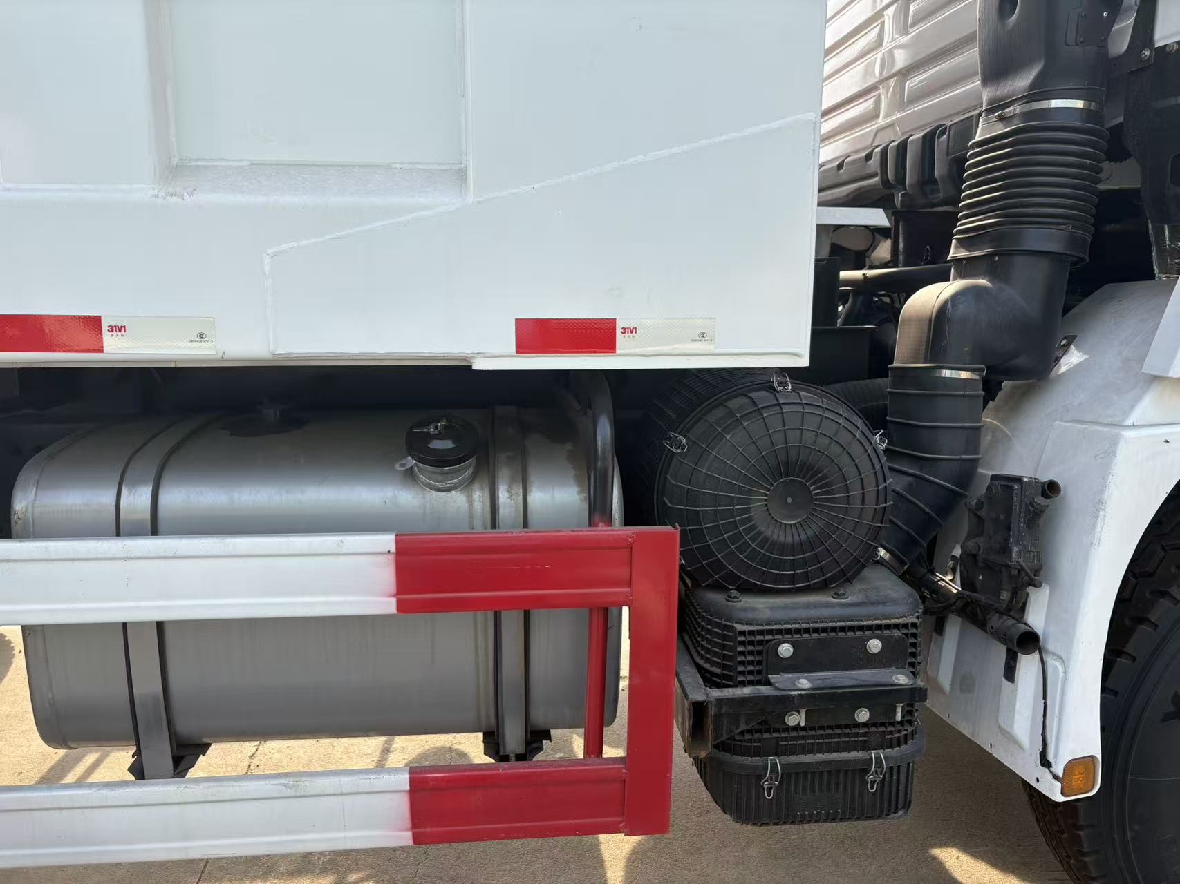 SHACMAN F3000 Second-hand 6×4 Dump Truck WP10 340HP 20m³ Cargo Box For Mine Earth Transport