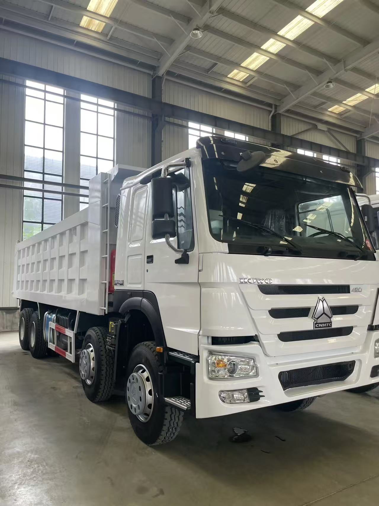 Remanufactured SINOTRUK HOWO 8×4 Dump Truck 371HP Euro II/III For Mine Ore Haulage Export