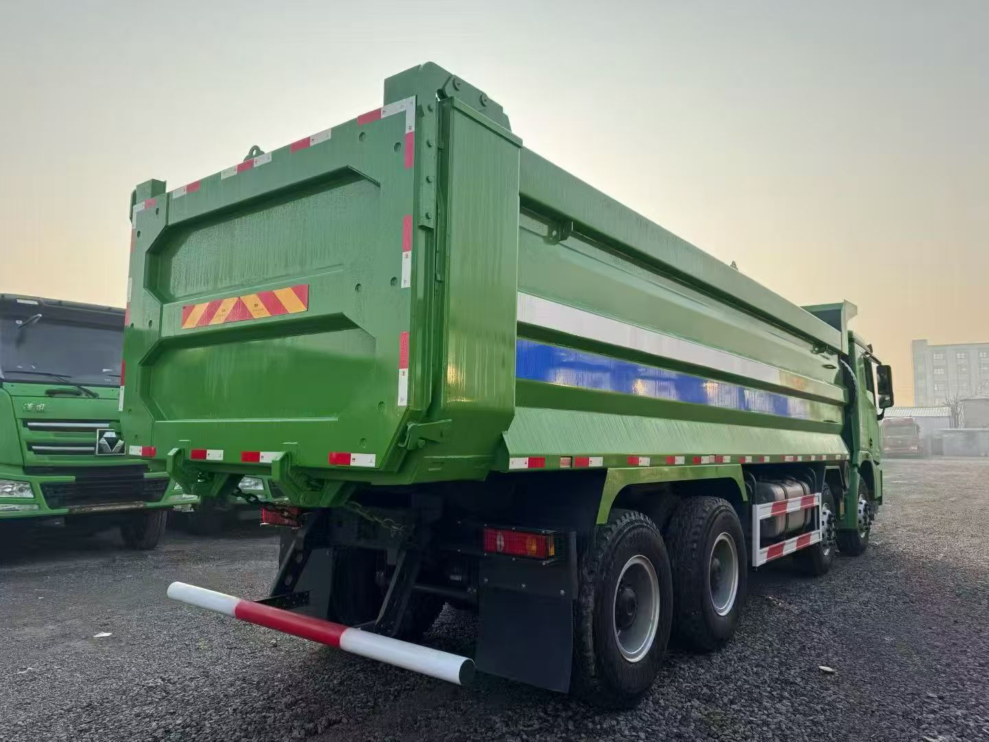 XCMG Hanvan G7 Stock Dump Truck 7.6m U-shape Cargo Box Weichai 430HP For Mine Muck Transport