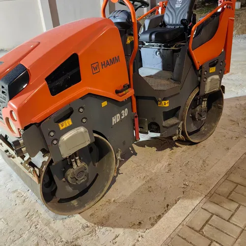 Second-hand Hummer road roller
