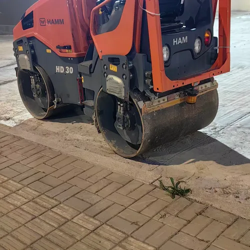 Second-hand Hummer road roller