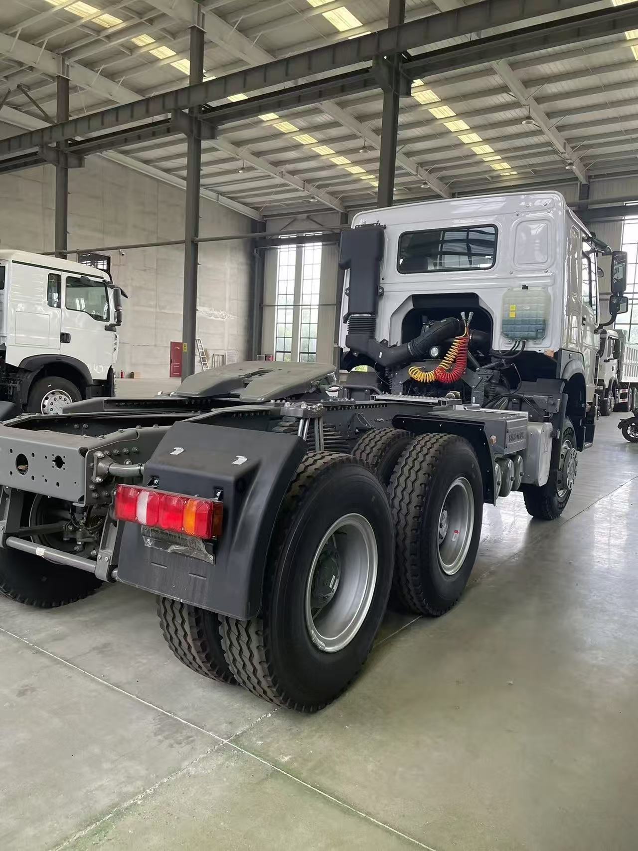 Remanufactured SINOTRUK HOWO 6×4 Tractor Head Weichai Euro III Big Pump 400HP For Container Logistics Export
