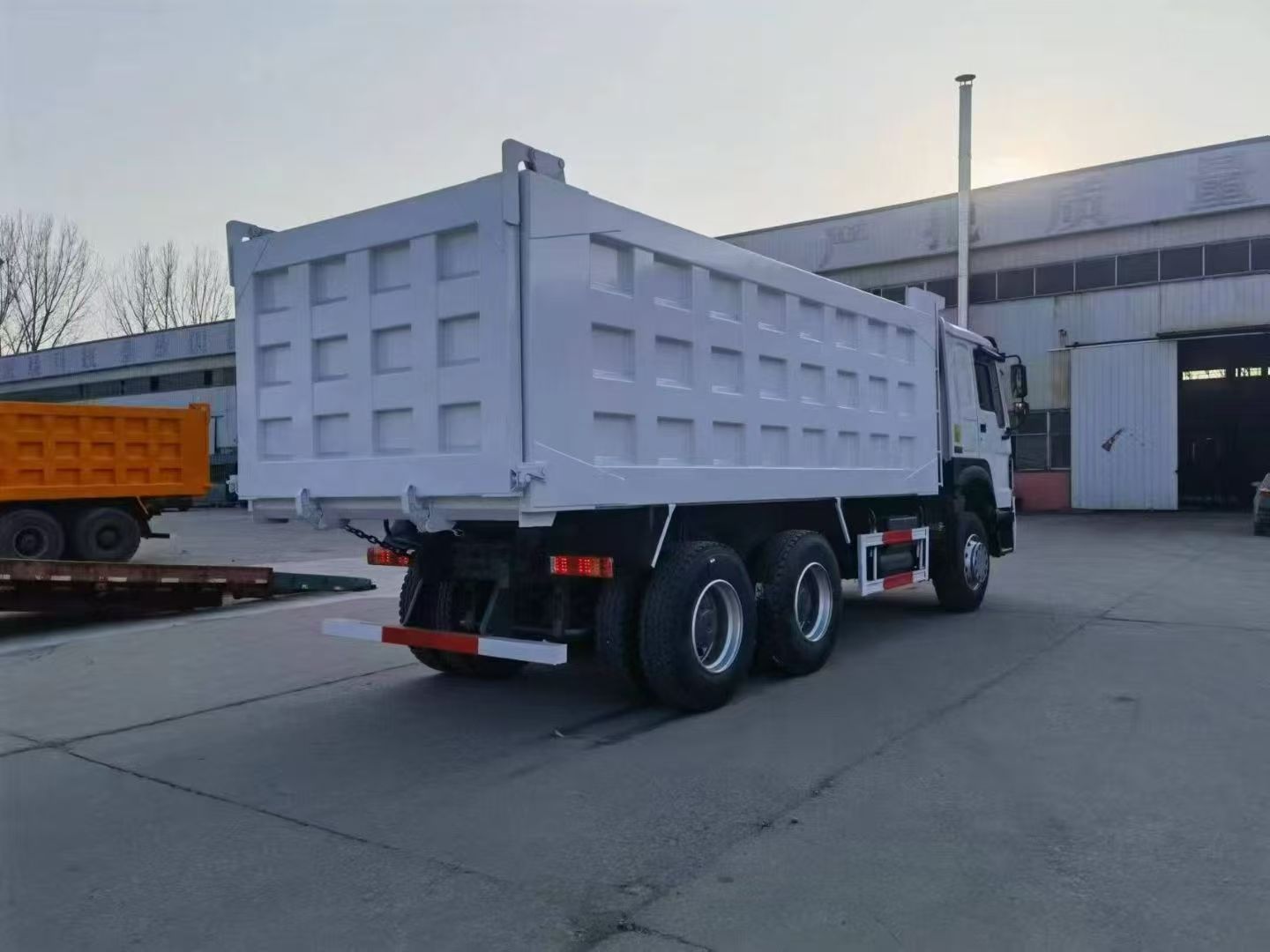 Factory Remanufactured SINOTRUK HOWO 6×4 Dump Truck, Euro III 371HP Mechanical Pump Engine, Full Inspection Before Shipment