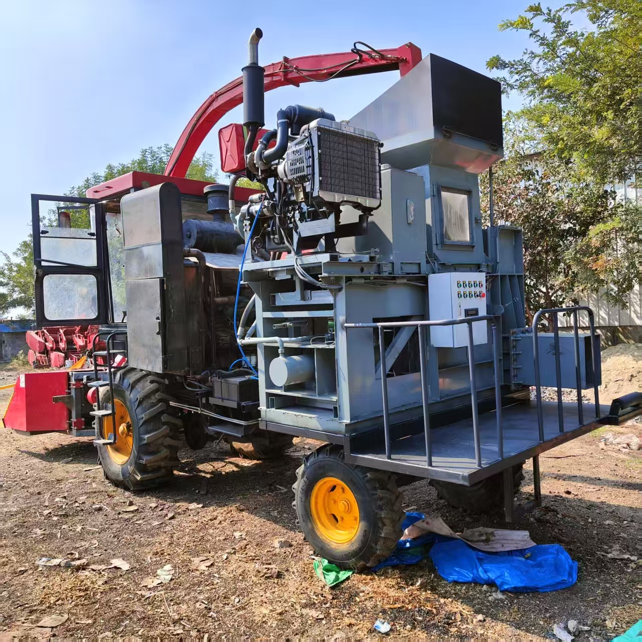 Crawler Self-propelled Straw Harvest Baling All-in-one Machine Independent Power No Tractor Farm Export