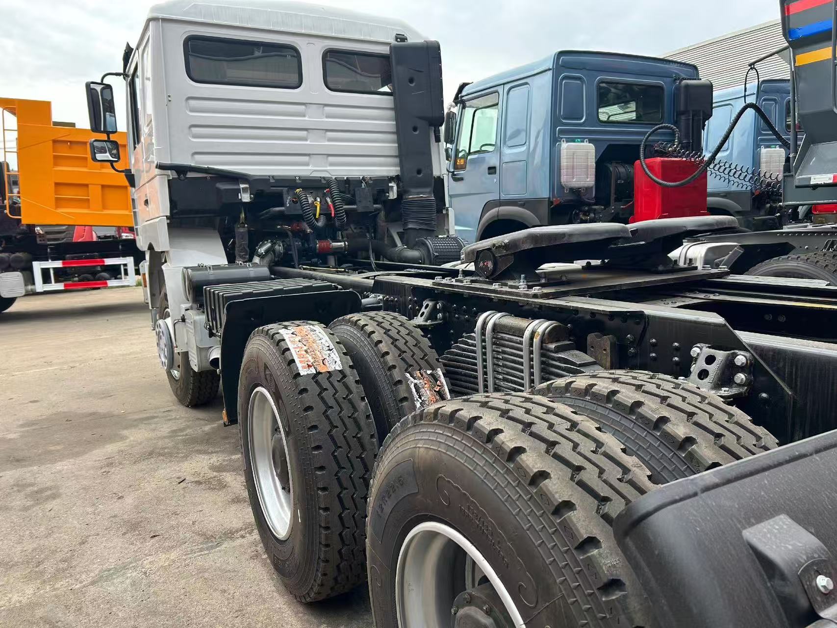 Shaanxi Automobile Delong F3000 Tractor 6x4