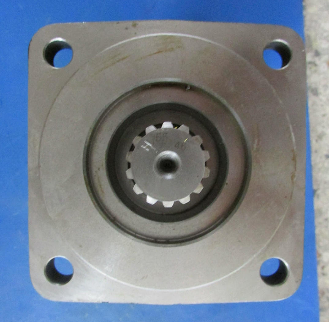 This accessory is a right-hand double gear hydraulic pump specifically designed for the XCMG LW400K loader, with part number 803083600 and model specification KP30.61/PLP20.20-R