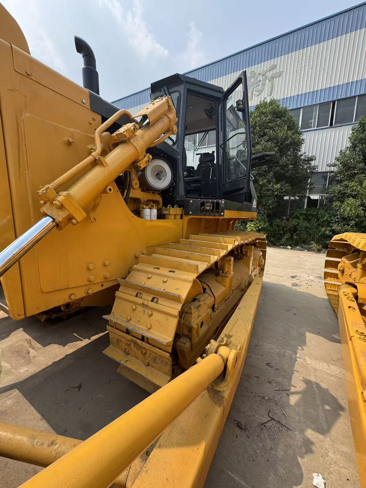 Refurbished SHANTUI SD22 Bulldozer 220HP With Ripper For Mine Land Leveling Construction Export