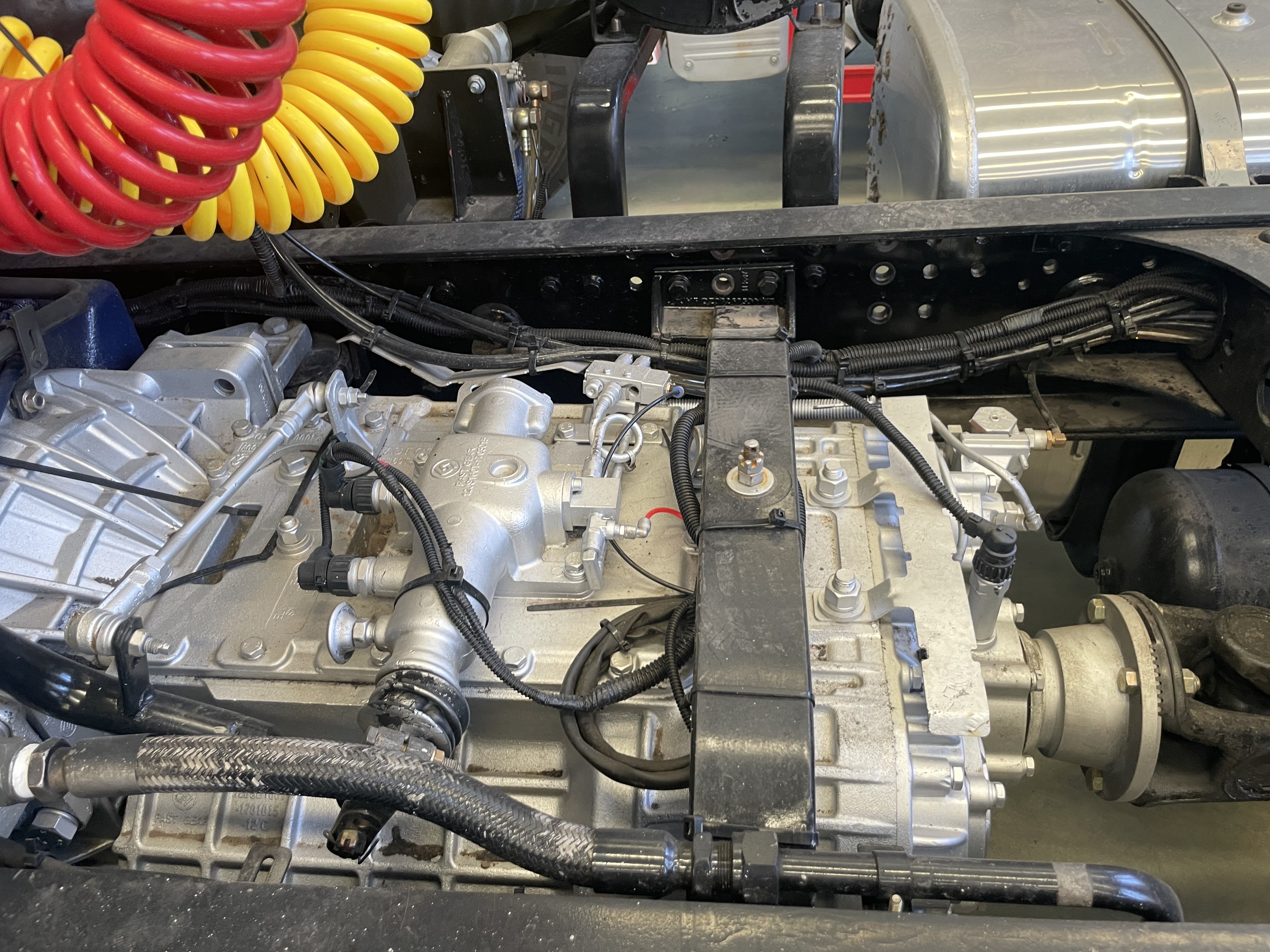 Shacman Delong M3000 6×4 Tractor Head