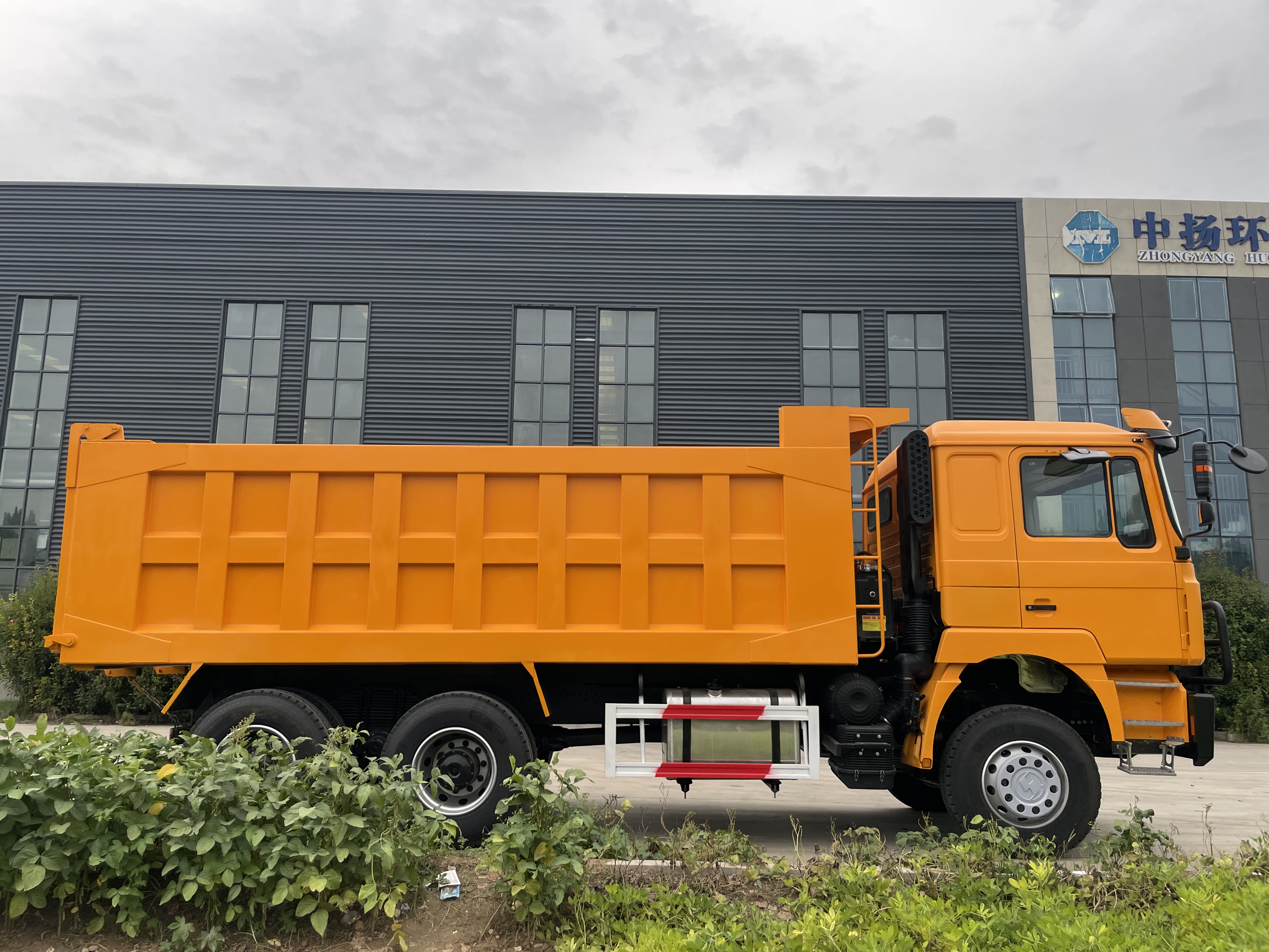 Shacman F3000 6x4 Tipper