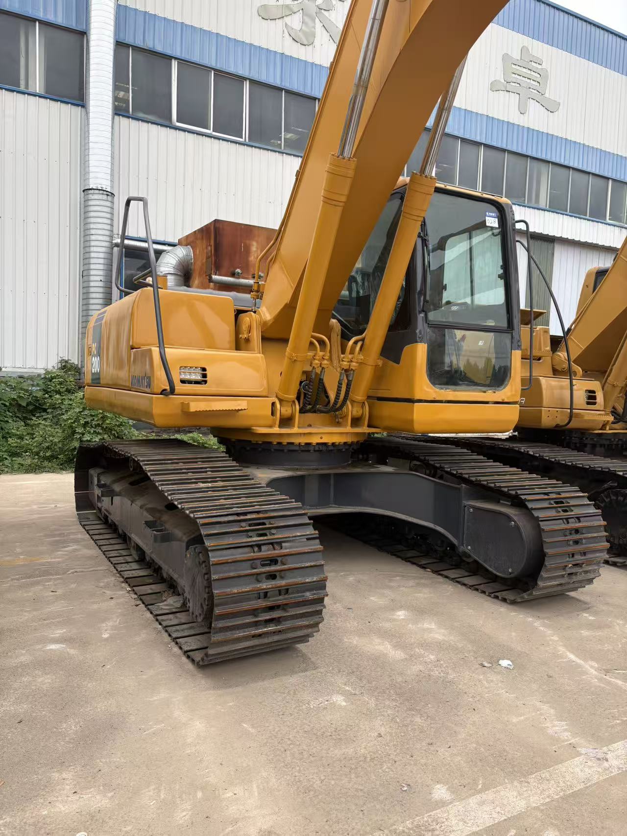Komatsu PC220-8 Crawler Excavator