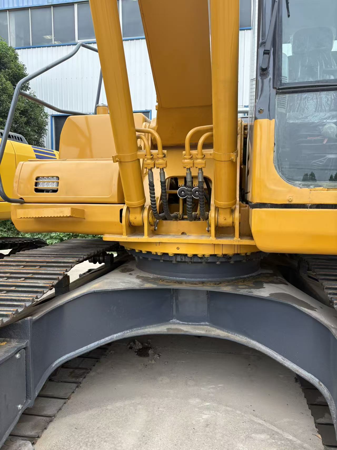 Komatsu PC220-8 Crawler Excavator