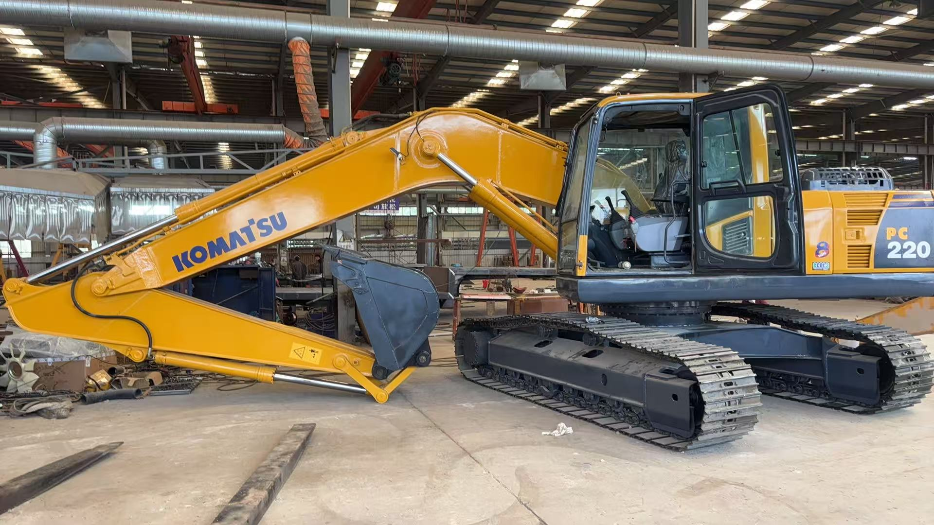 Komatsu PC220-8 Crawler Excavator