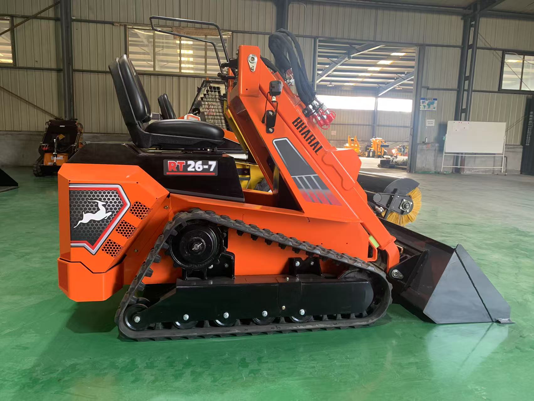 Factory Direct RT26-7 Compact Track Loader 1000kg Operating Weight Mini Track Loader With Multiple Attachments