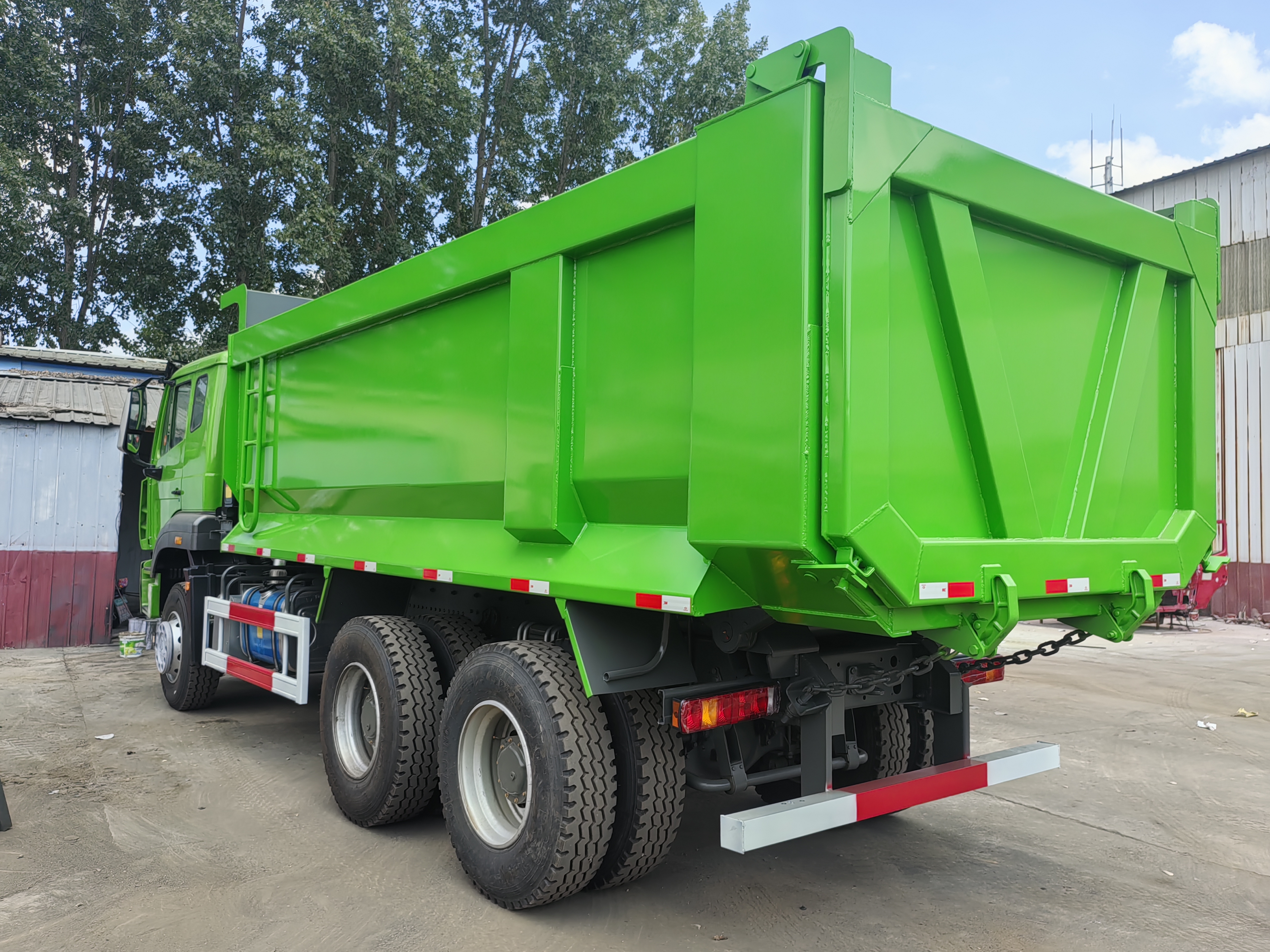 Sinotruk Howo NX 6×4 Dump Truck