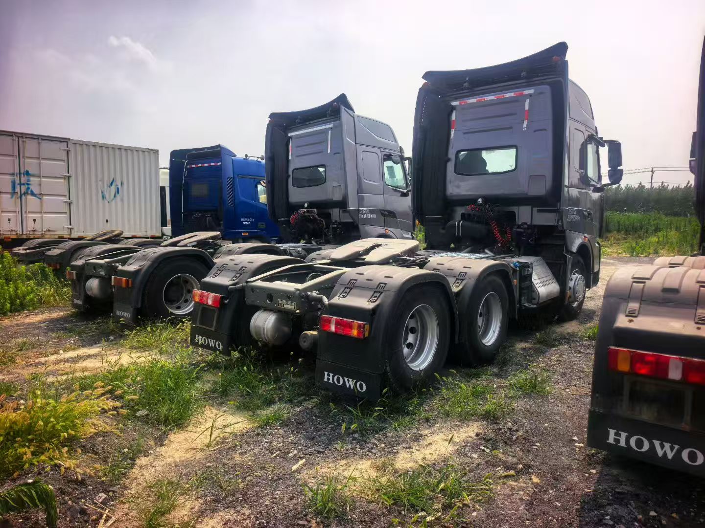 The Sinotruk HOWO TH7 6×4 tractor truck