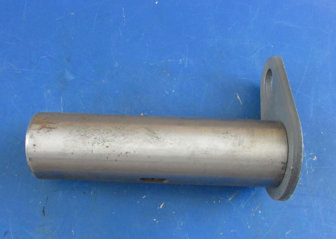 Accessory 252100574 (drawing number Z5G.6.3) has been confirmed to be the boom cylinder frame pin of XCMG ZL50G loader, which is a critical connecting component of the working device