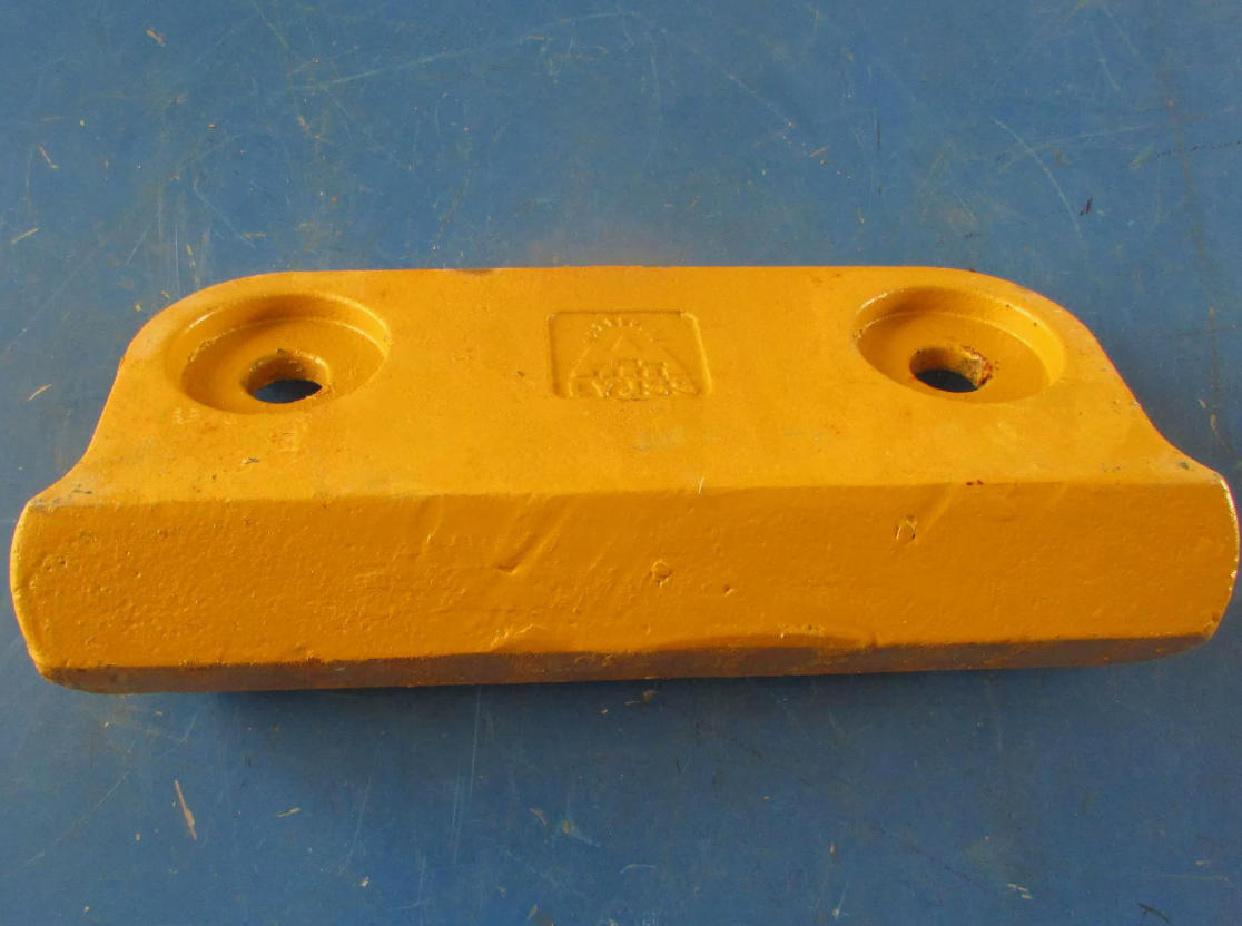 The accessory model is 252101005 526G.8.1-1, which is a specialized engineering machinery sheath component for XCMG loaders.