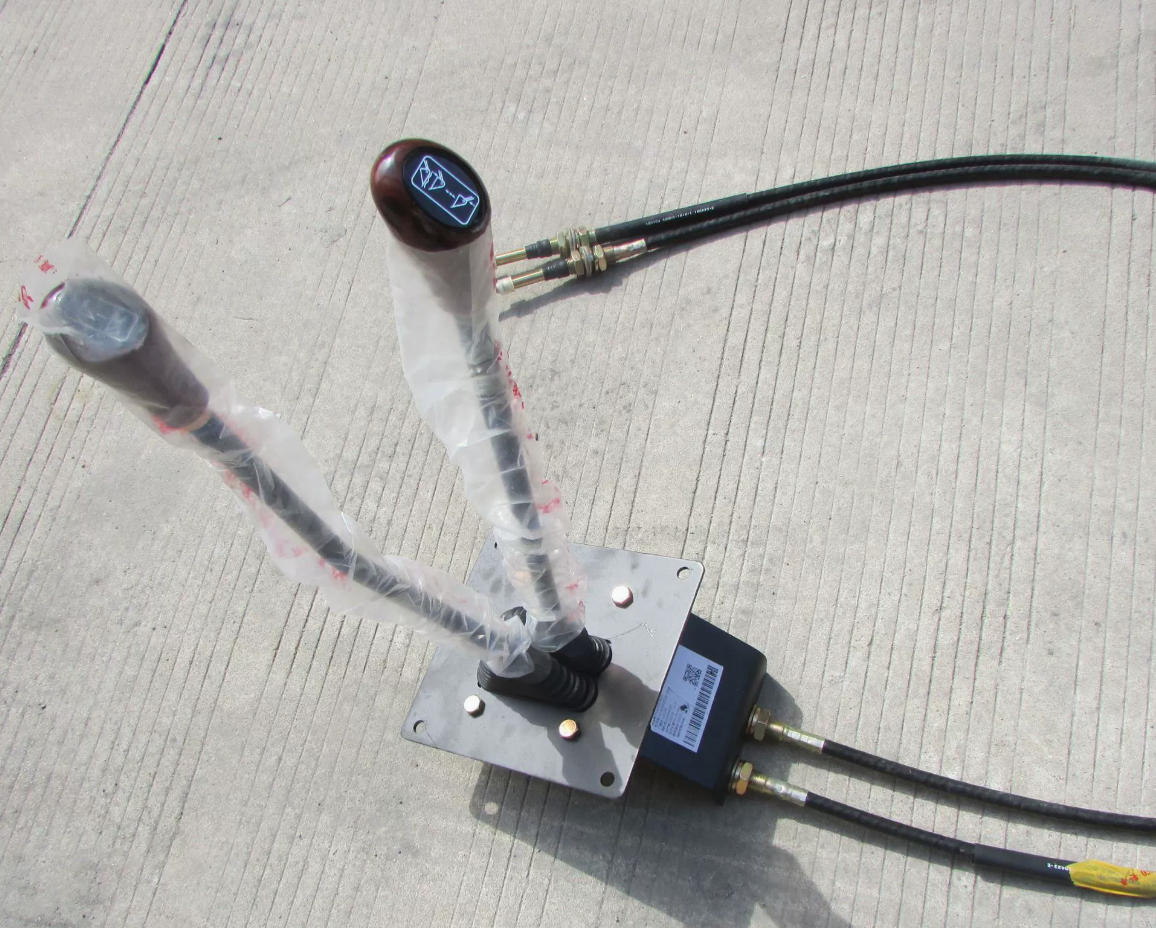 XCMG loading and control accessory machine 252904027-500KD. 10.4.1 Control flexible shaft (assembly)