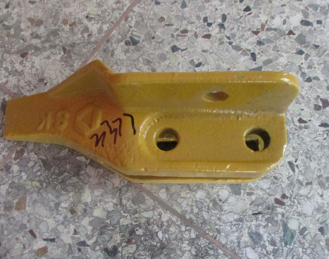 XCMG LW180K loader accessory 400403377 is the right tooth of model LW180K.30A-2