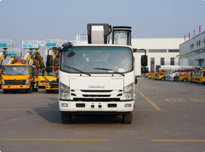 Telescopic Boom 35m Aerial Lift Truck With Wireless Remote Control For Building Maintenance