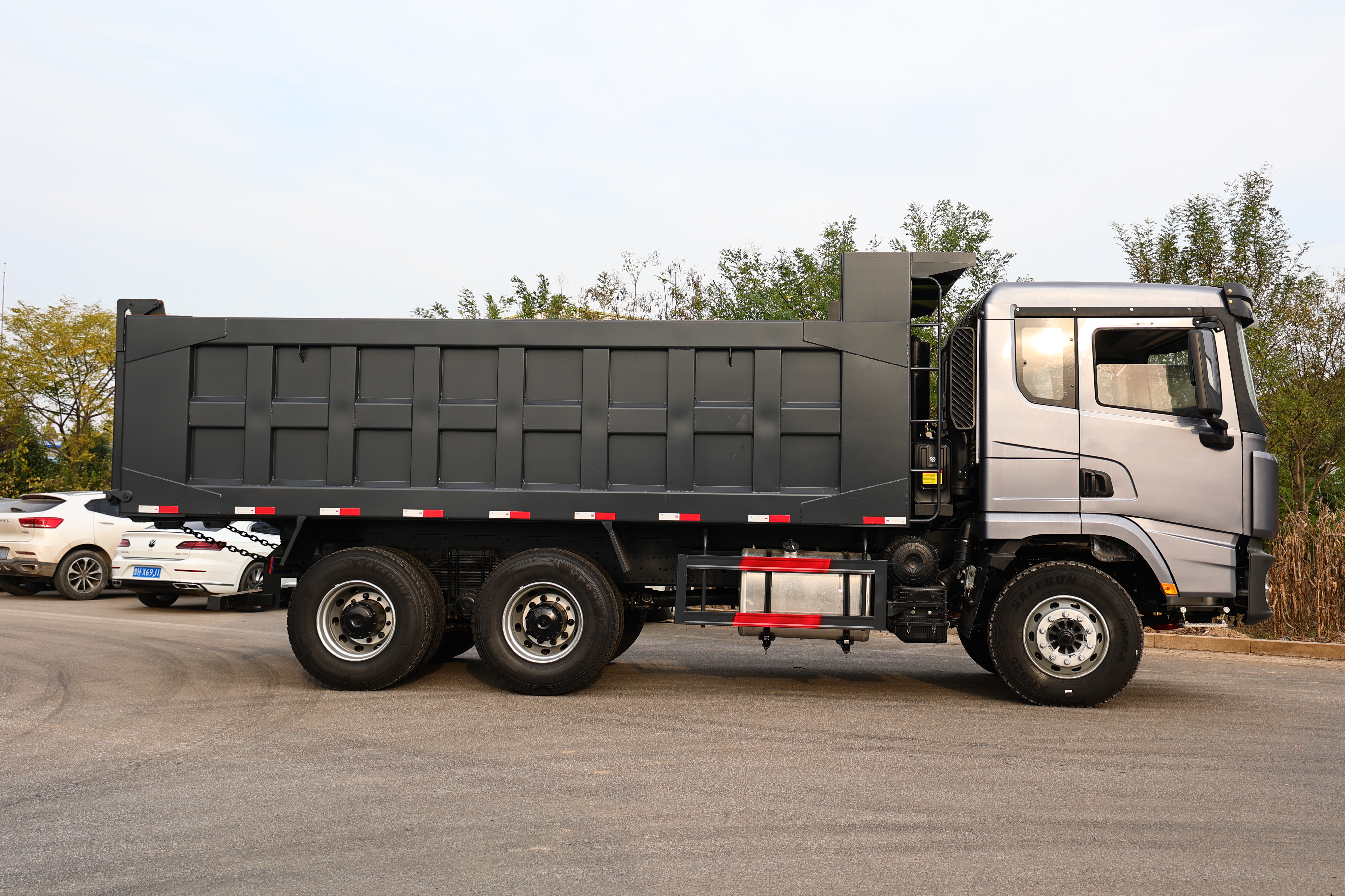 Shacman X3000 6×4 Tipper Truck