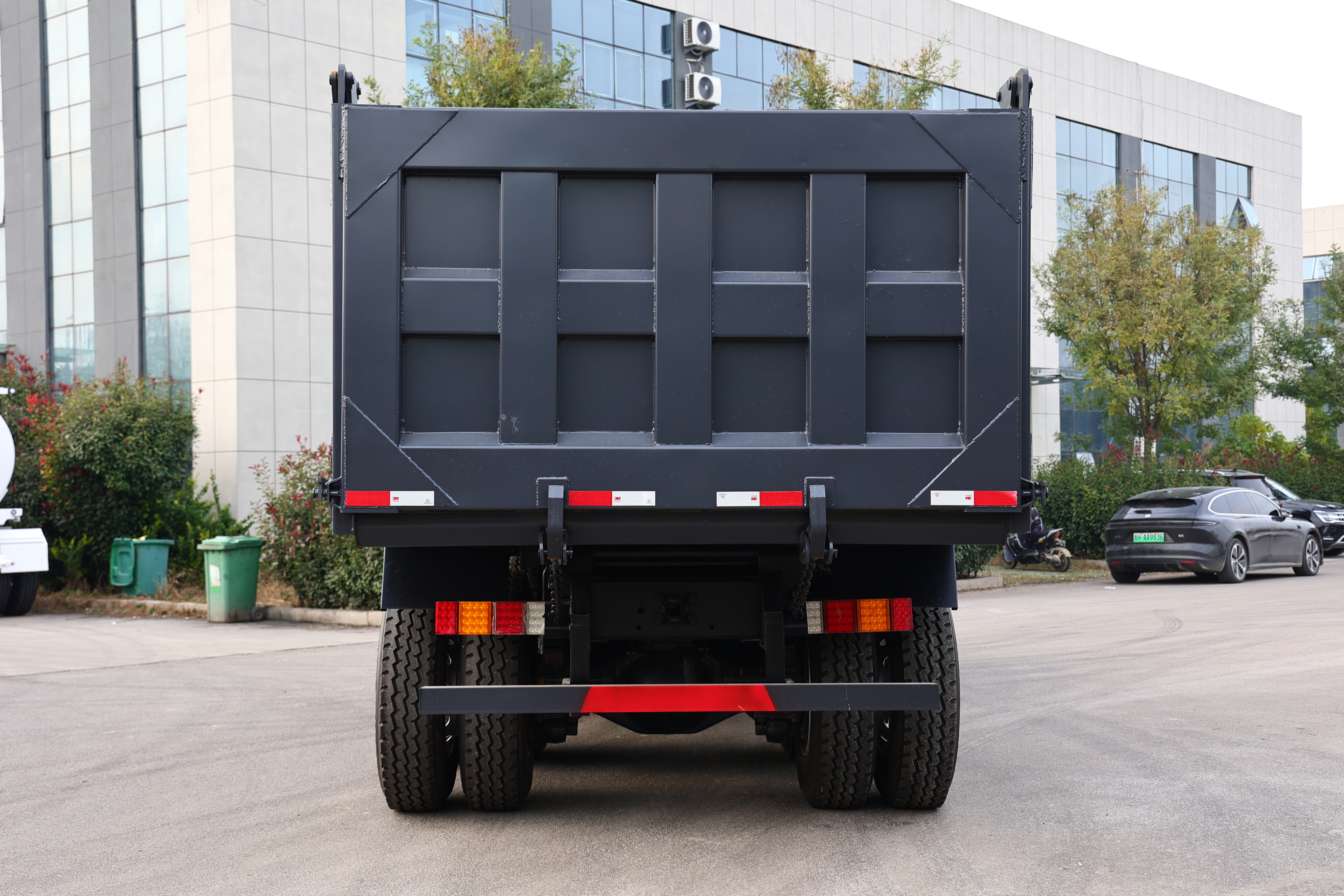 Shacman X3000 6×4 Tipper Truck