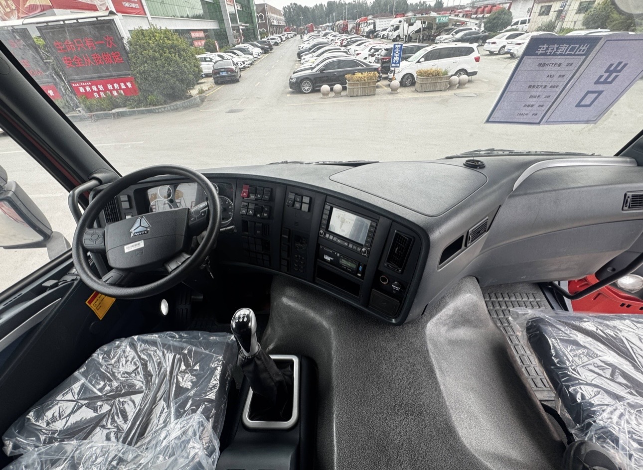 SINOTRUK HOWO T7H 6×4 Dump Truck