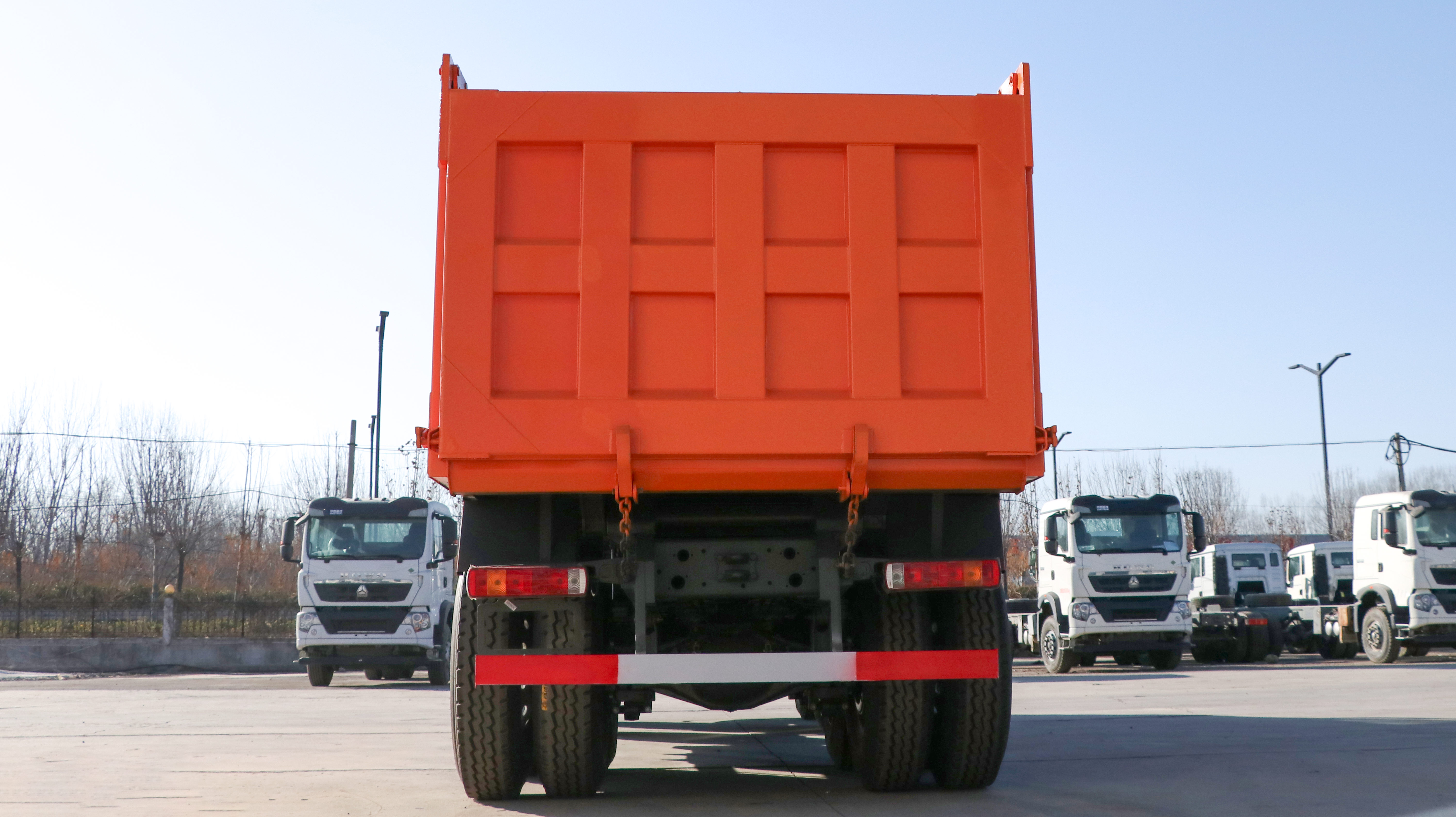 SINOTRUK HOWO NX 8x4 Heavy Duty Dump Tipper Truck