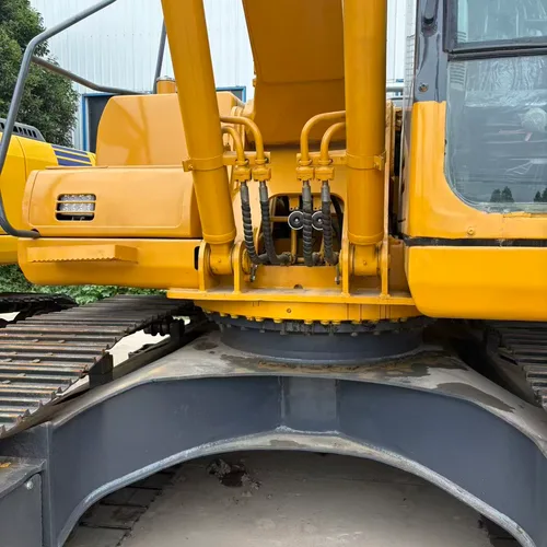 Komatsu PC220-8 Crawler Excavator