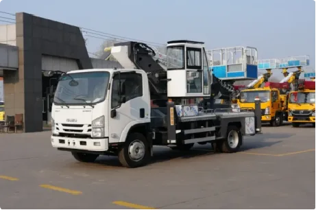 Telescopic Boom 35m Aerial Lift Truck With Wireless Remote Control For Building Maintenance