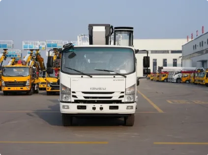 Telescopic Boom 35m Aerial Lift Truck With Wireless Remote Control For Building Maintenance
