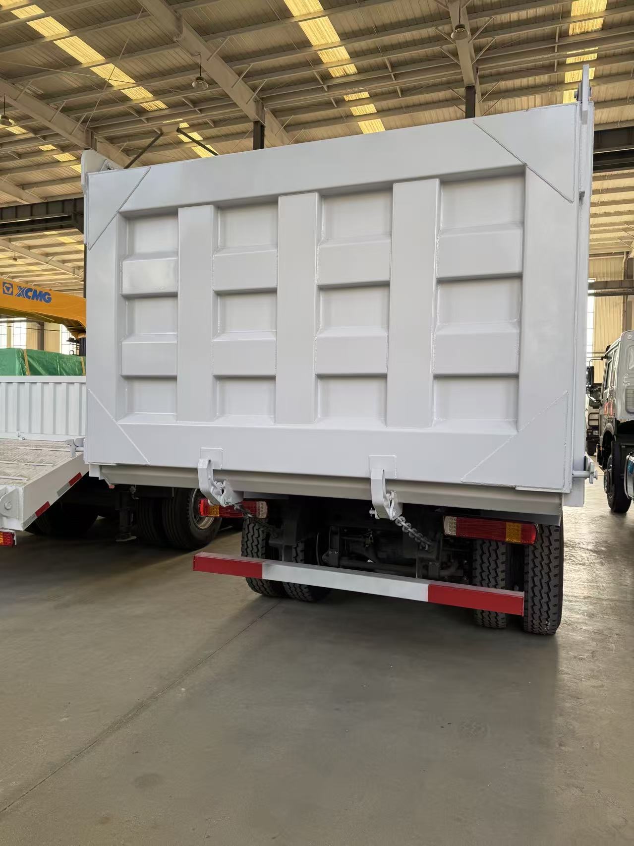 HOWO 8x4 Tipper Dump Truck