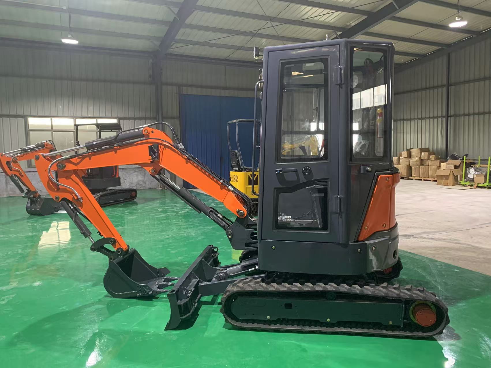2.8t Mini Crawler Excavator Load Sensing Hydraulic System Zero Tail Small Digger With Rubber Track Cabin