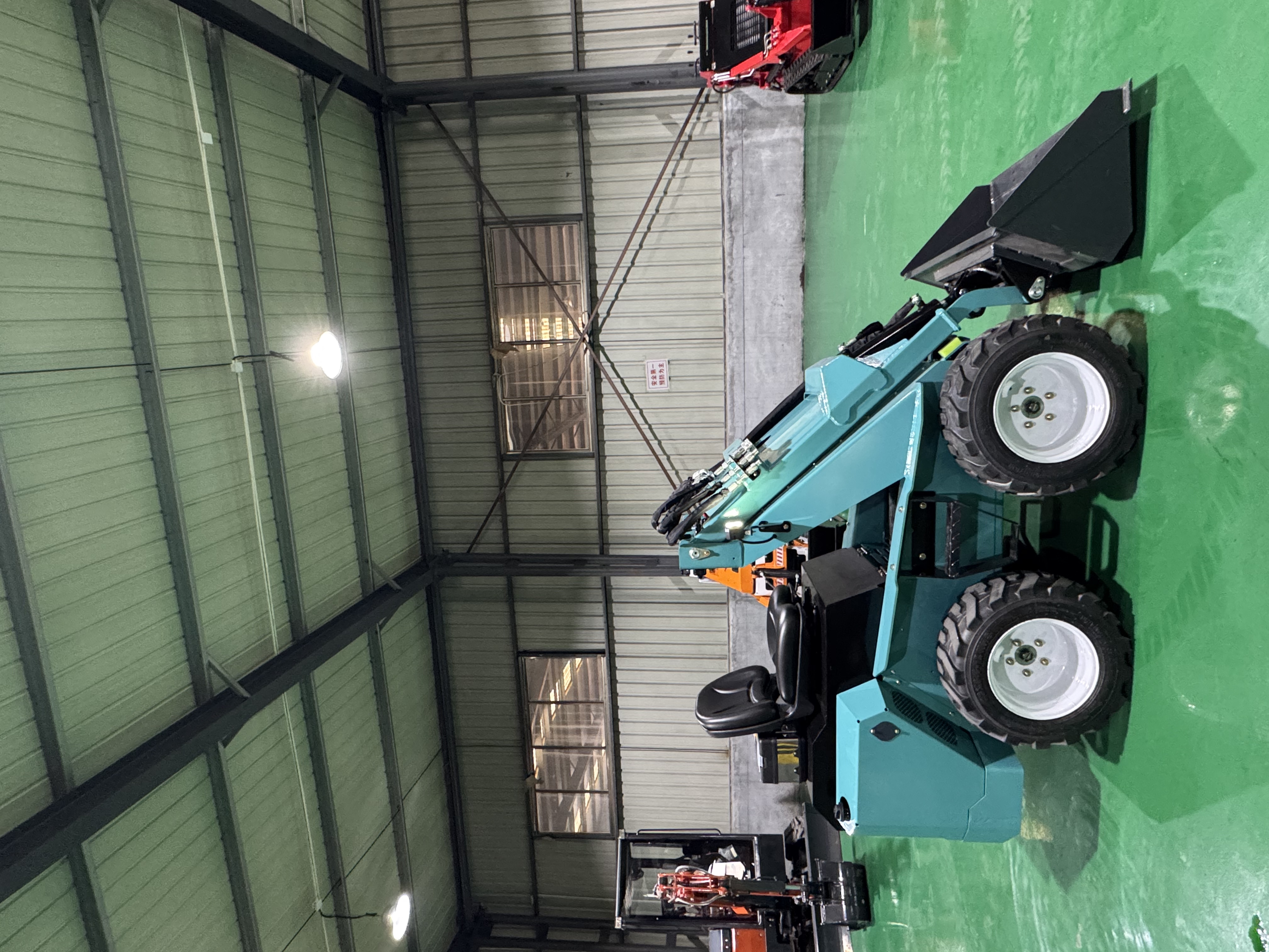RW28-8 Wheel Skid Steer Loader 1050kg Operating Weight 20L Large Tank Mini Loader For Snow Removal