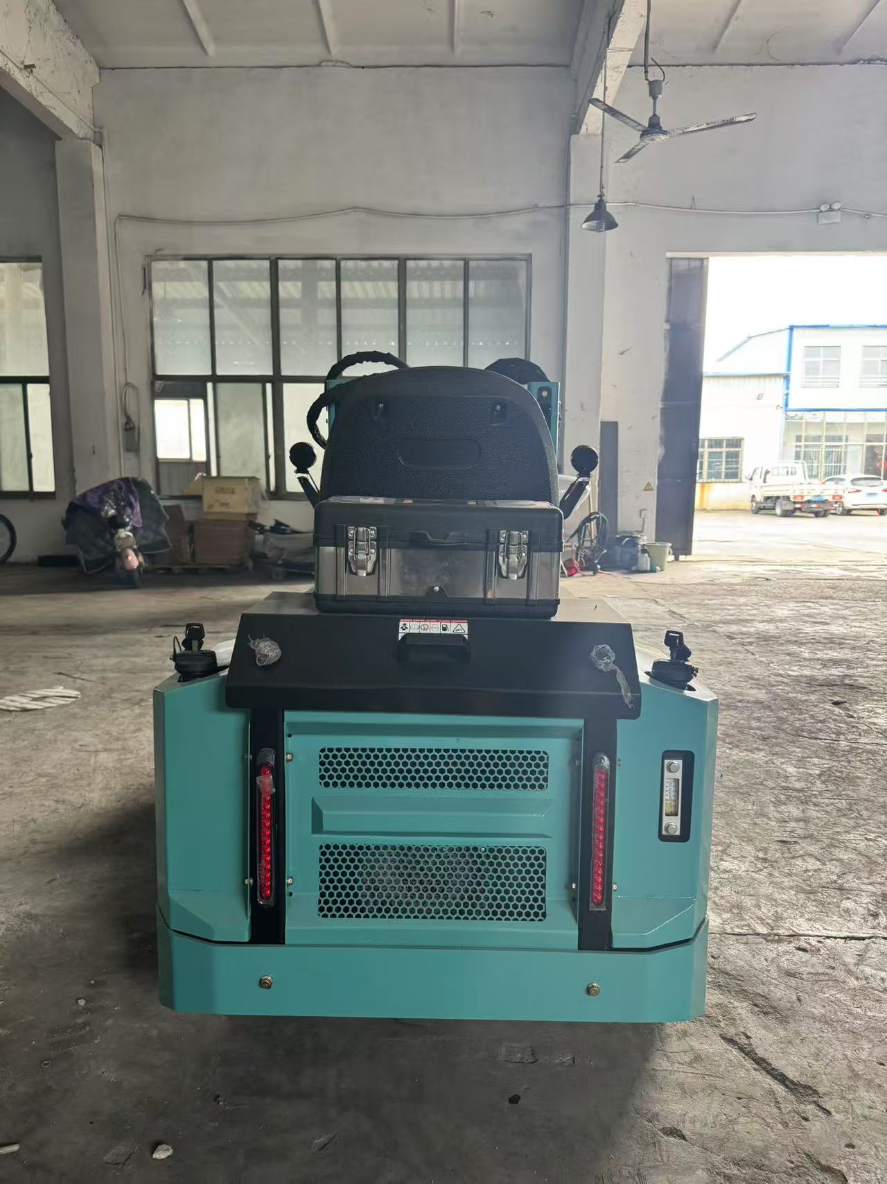 RT28-7 Track Skid Steer Loader 1100kg Operating Weight Mini Track Loader With Multiple Attachments