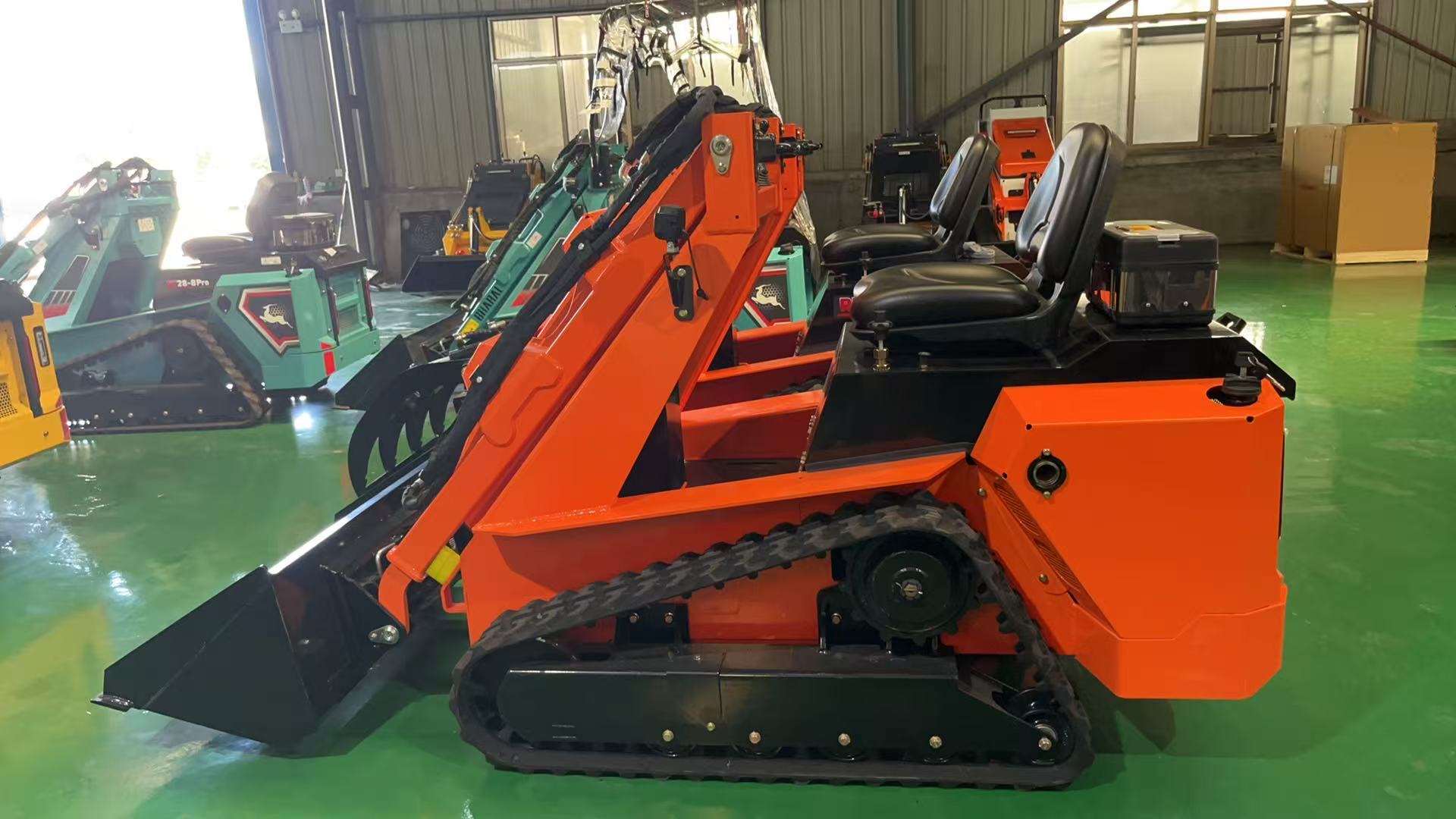 RT28-8 Track Skid Steer Loader 1100kg Operating Weight 20L Large Tank All Terrain Mini Loader