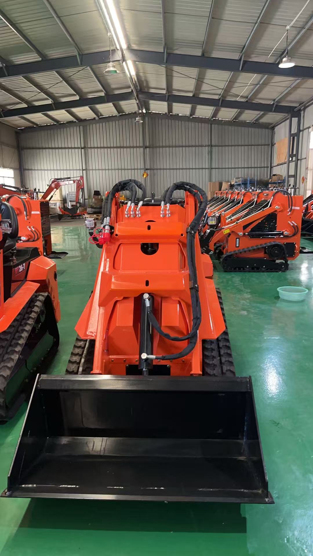RT28-8 Track Skid Steer Loader 1100kg Operating Weight 20L Large Tank All Terrain Mini Loader