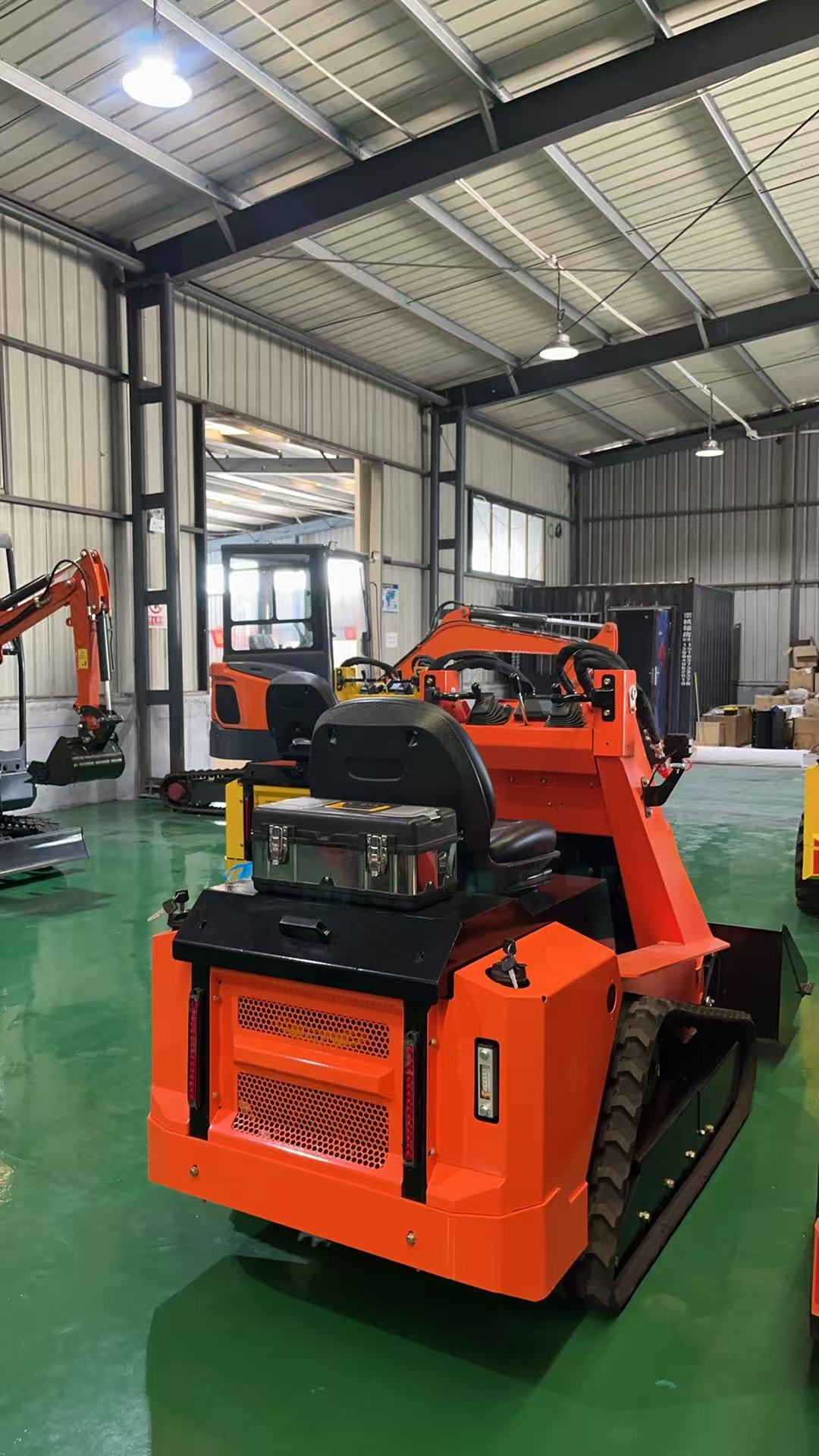 RT28-8 Track Skid Steer Loader 1100kg Operating Weight 20L Large Tank All Terrain Mini Loader