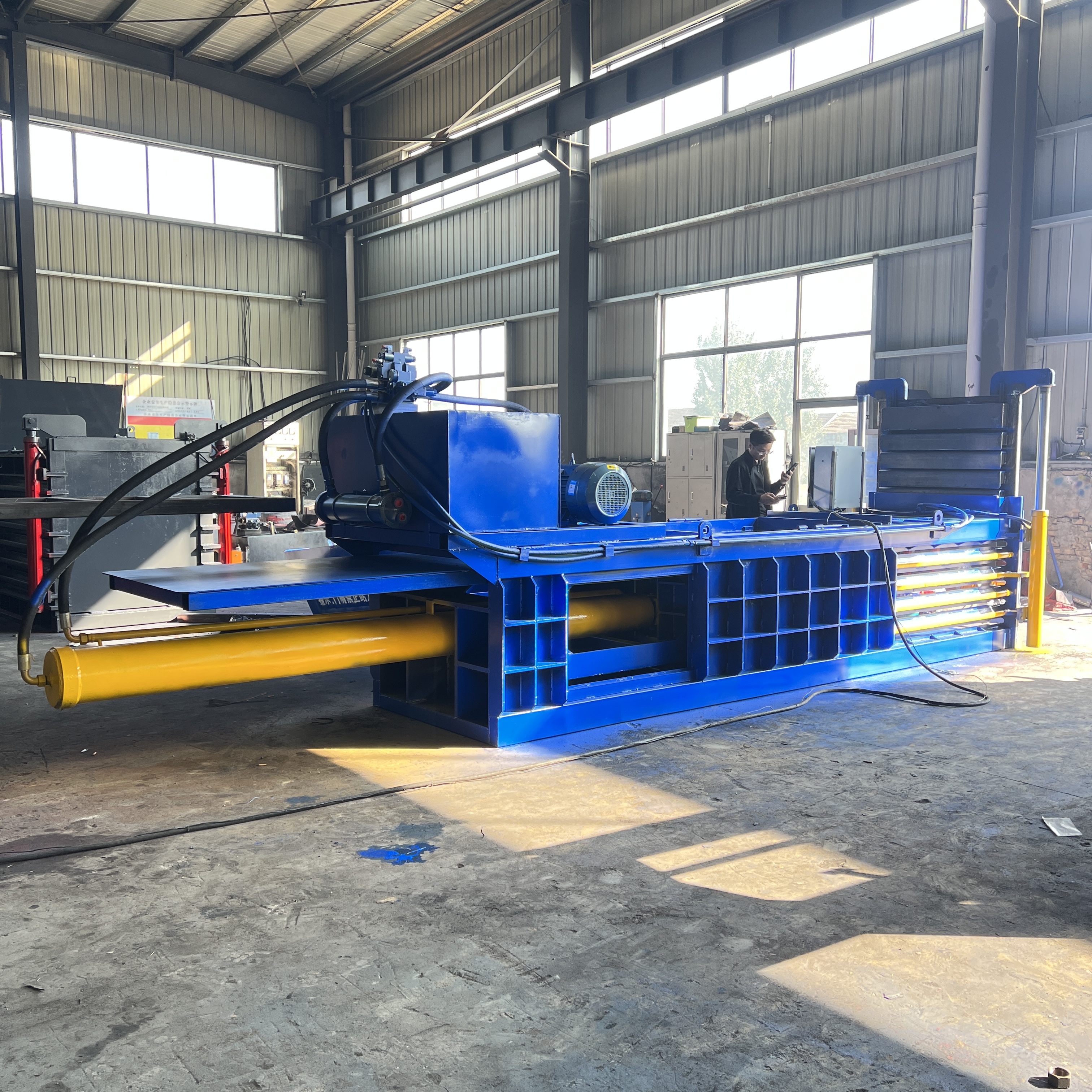 140-ton Horizontal Hydraulic Baler