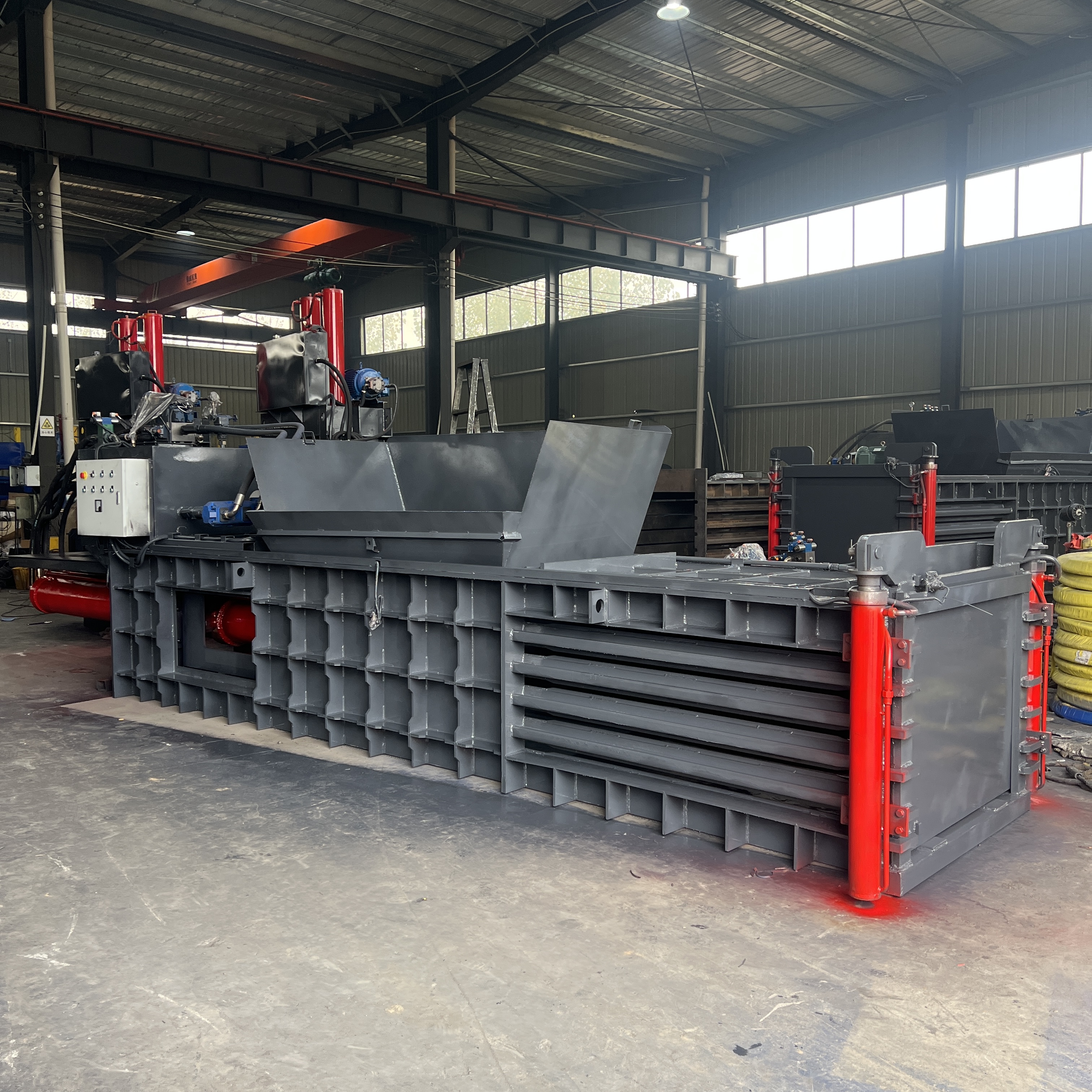 140-ton Horizontal Hydraulic Baler