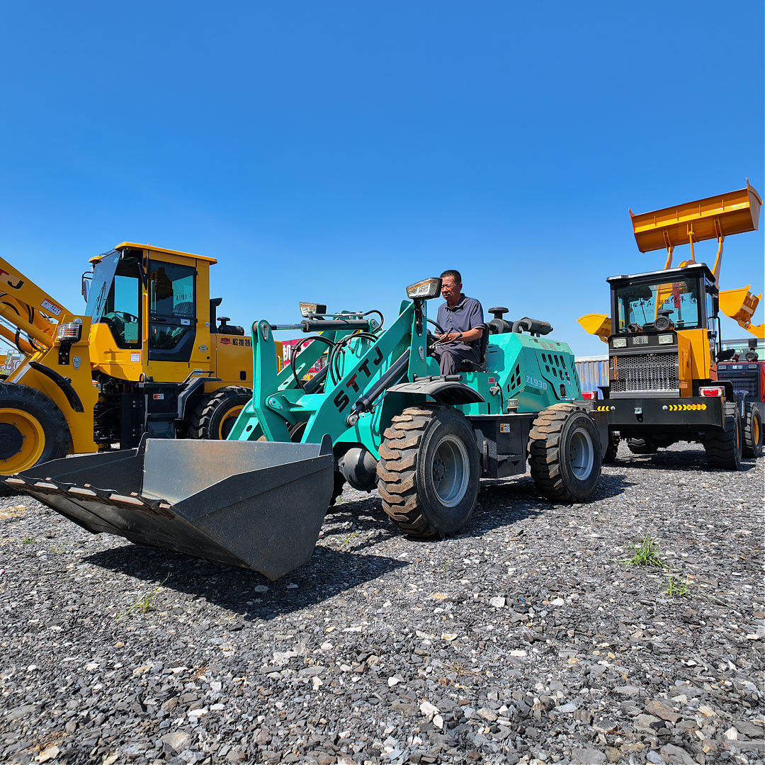 930 Short Body Mini Loader 2.0cm Thickened Boom Side Reduction Axle Air Brake For Basement & Narrow Space