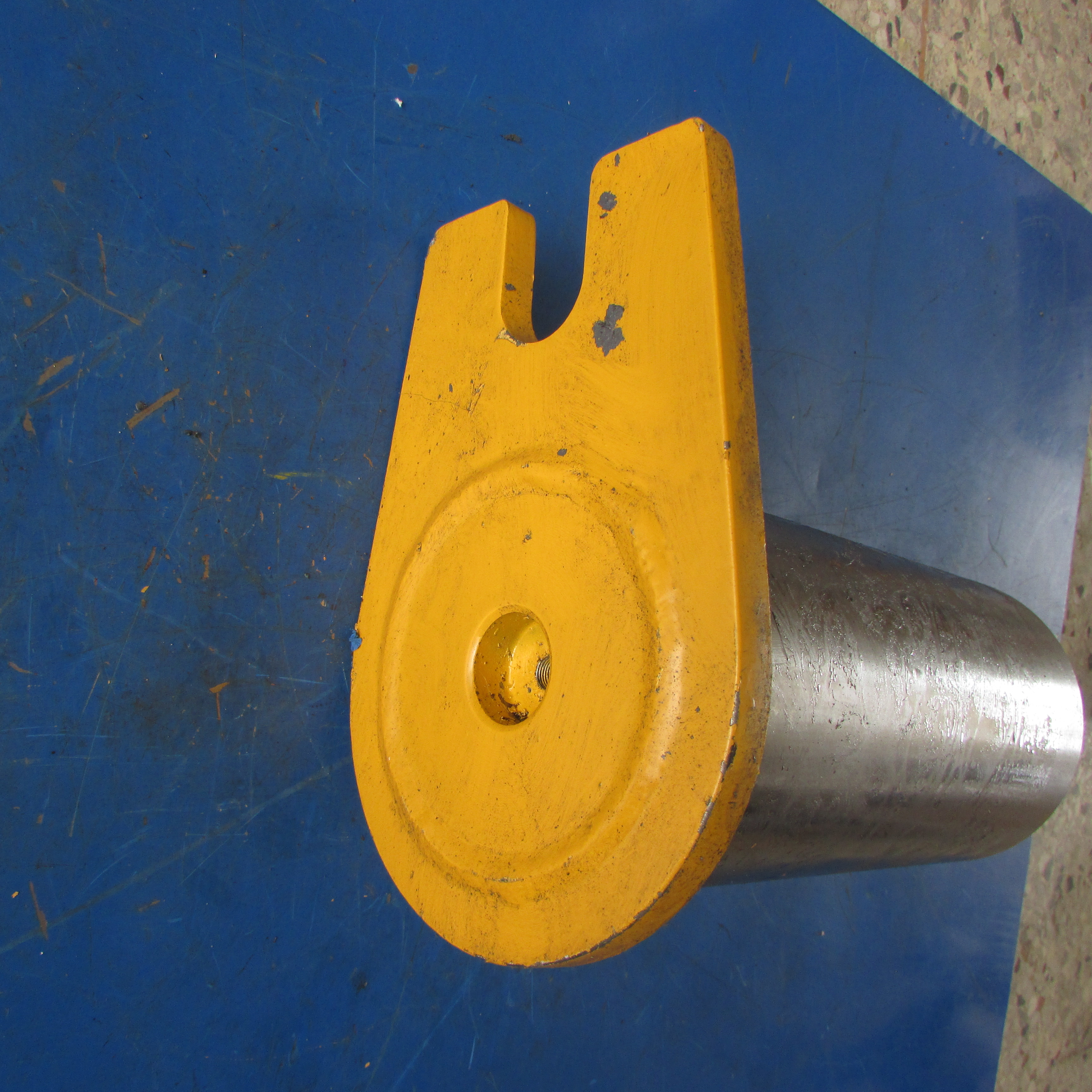 XCMG OEM Cylinder Rocker Pin 800KII.8.6 (P/N 253100713) – Heavy-Duty Linkage Pivot Shaft