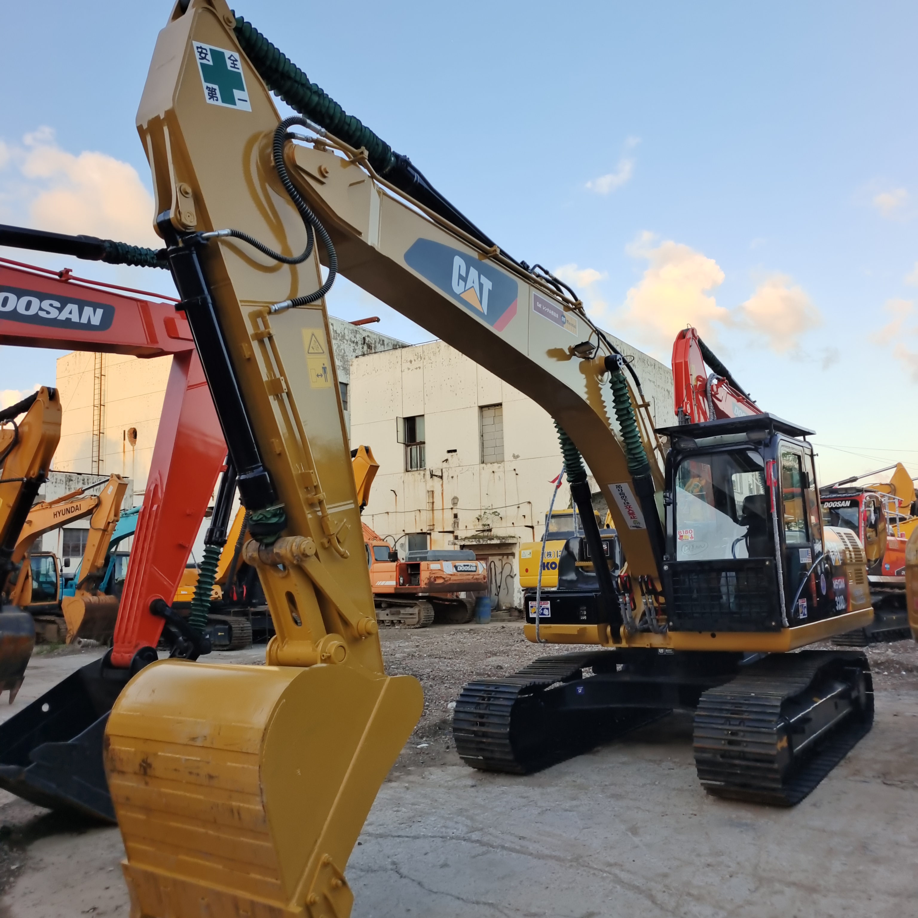 CAT 320D 28th Anniversary Promotion Price