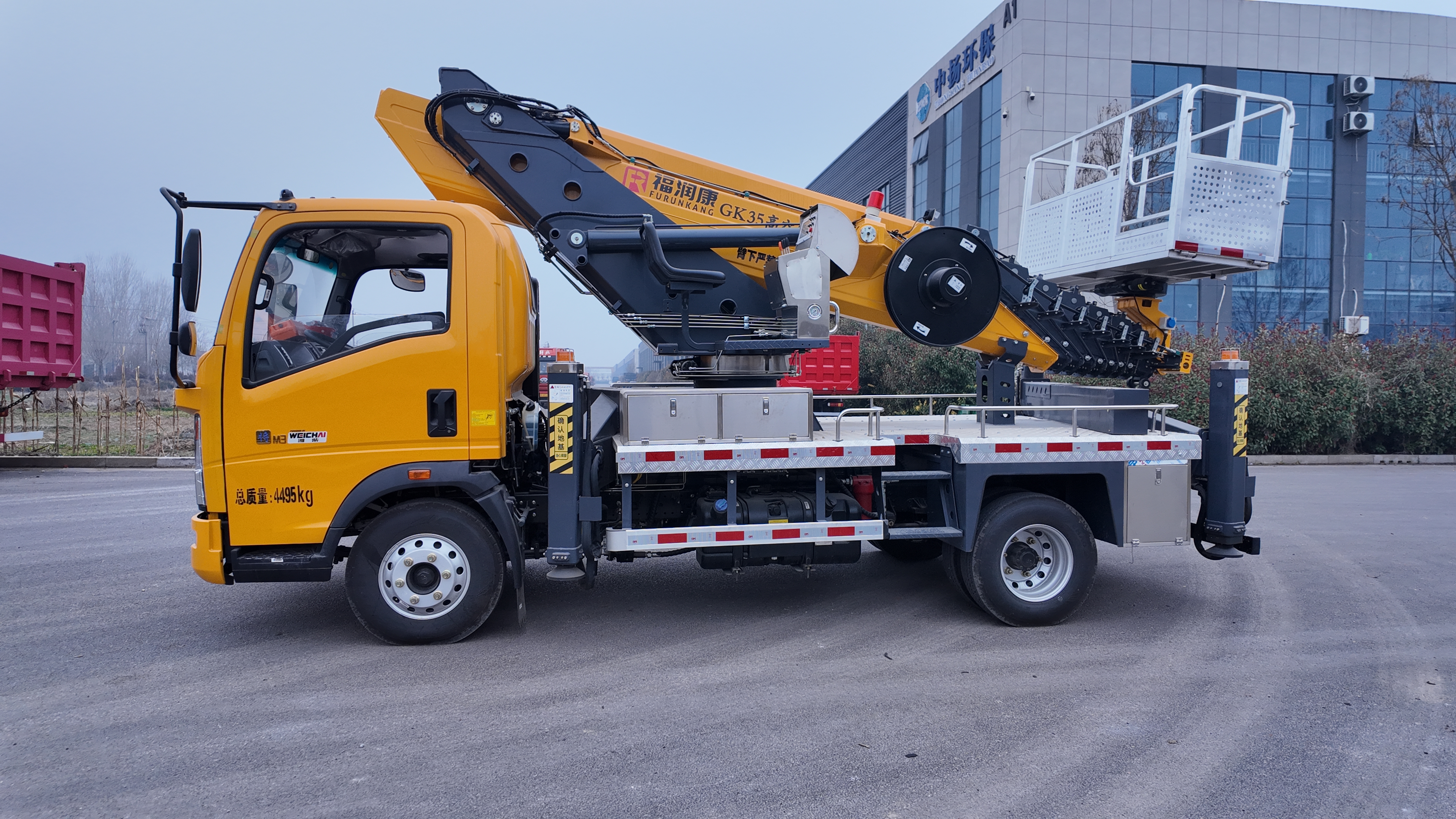 SINOTRUK HOWO Single Cab 4×2 Truck Mounted Aerial Work Platform