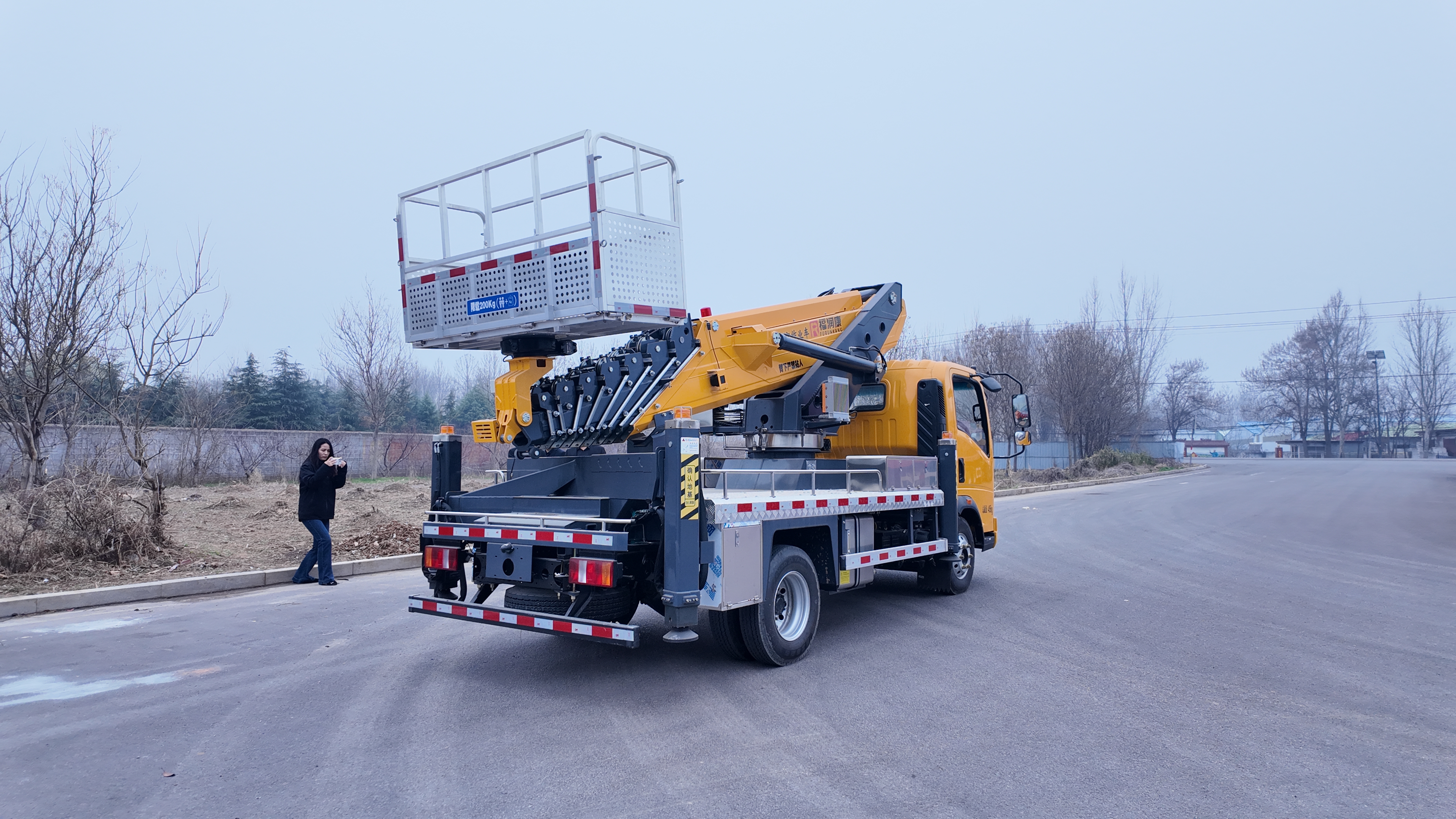 SINOTRUK HOWO Single Cab 4×2 Truck Mounted Aerial Work Platform