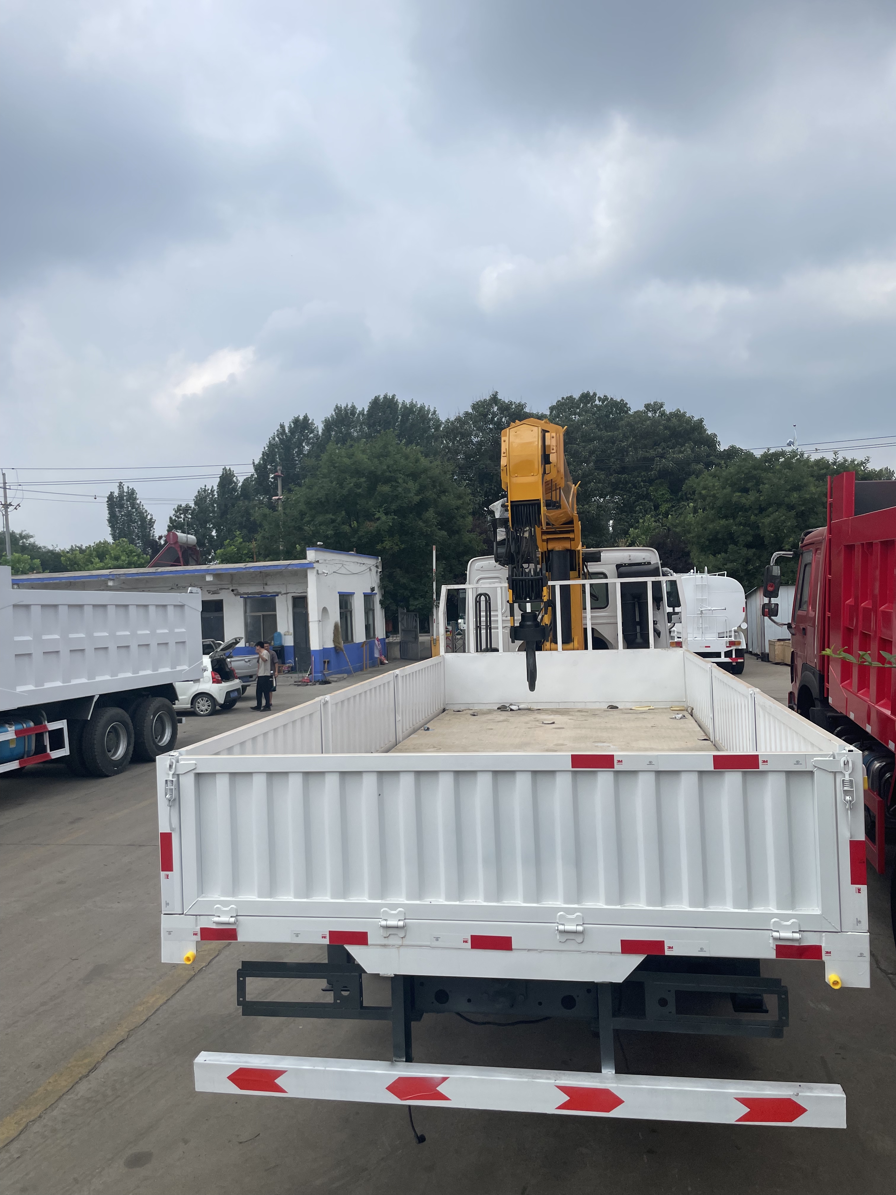 SINOTRUK HOWO 6×4 Truck Mounted Crane (10Ton Telescopic Boom