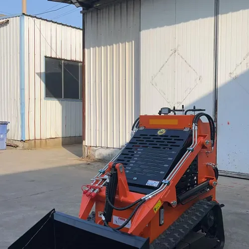 XT460 Mini Fuel Track Skid Steer Loader 16.8KW Power Large Fuel Tank Multifunctional Small Loader