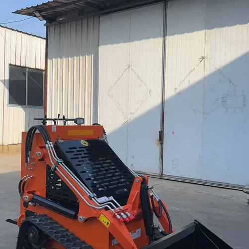 XT460 Mini Fuel Track Skid Steer Loader 16.8KW Power Large Fuel Tank Multifunctional Small Loader